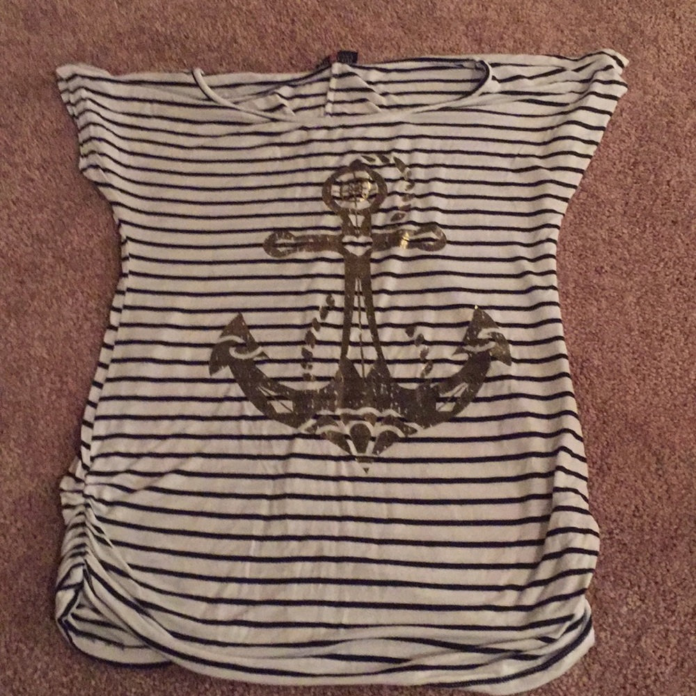 Size large fits small anchor nautical T-shirt